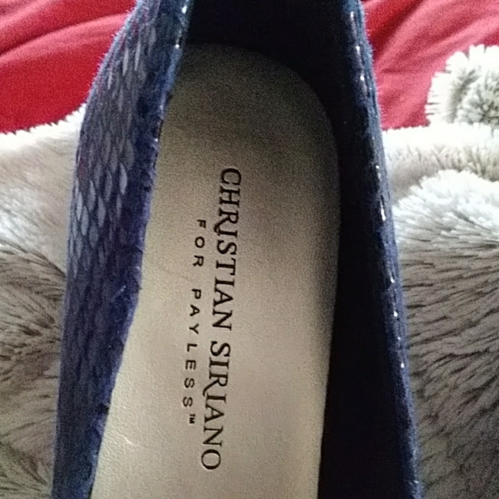 Heels - Picture 3 of 3